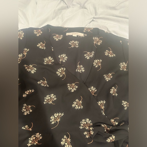 Loft Floral Tie Wrap Black Blouse Flutter Sleeves Size XS - Picture 5 of 6